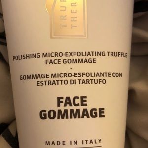 Truffle therapy face gommage